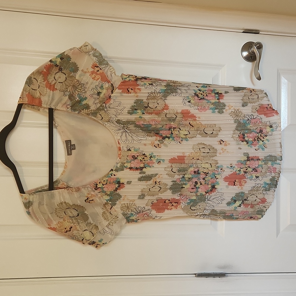 Roz & Ali 1x pleated blouse